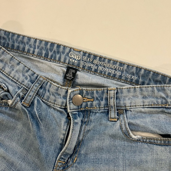 GAP Sexy Boyfriend Jeans Size 4 27inch - Picture 3 of 3